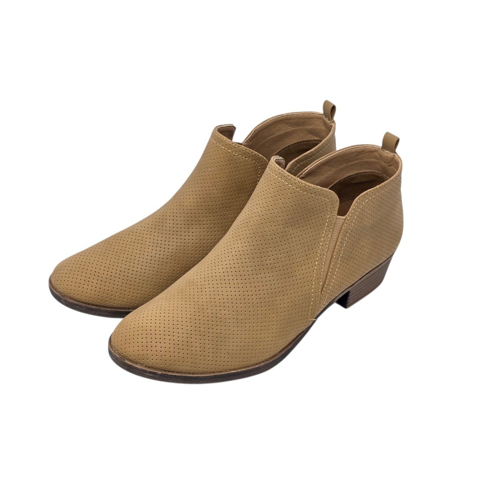 Rampage Womens Tan Perforated Ankle Booties Stacked Cuban Heel Size 9M